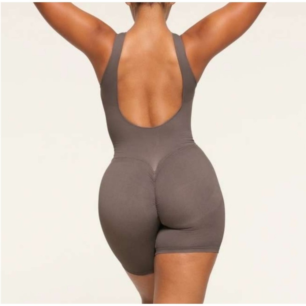 New Rare Skims Contour Lounge Bodysuit Small Medium S/M Jumpsuit Retired Romper